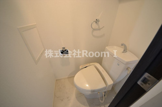 【トイレ】 | カスタリア堺筋本町 | コンパクトで使いやすいトイレです