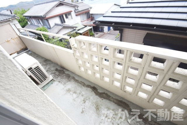 【バルコニー】 | バルコニーからの眺めを楽しみながら食事をしませんか