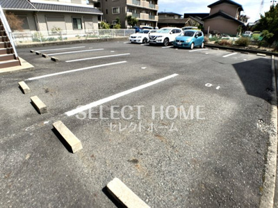 【駐車場】 | ＳｕｒｐｌｕｓＴｗｏライフ | 車をお持ちの方に嬉しい駐車場付きの物件です