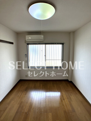 【寝室】 | ＳｕｒｐｌｕｓＴｗｏライフ | 落ち着いて過ごせるお部屋なので、寝室にいかがでしょうか
同型タイプ