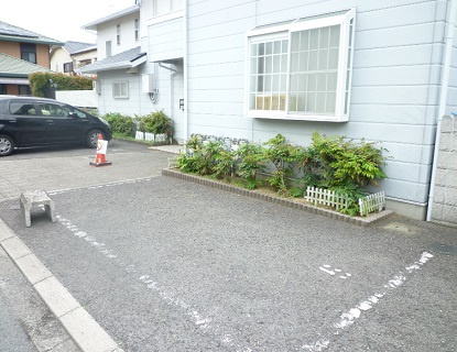 エステートピアサンタックの駐車場