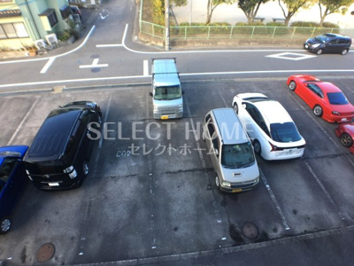 【駐車場】 | シャトー江口 | 駐車場に車を止められます