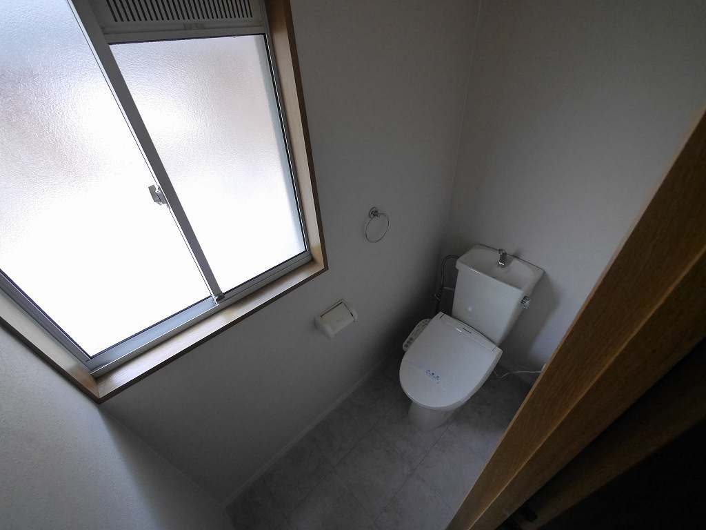 藤原台貸家のトイレ|シンプルで使いやすいトイレです