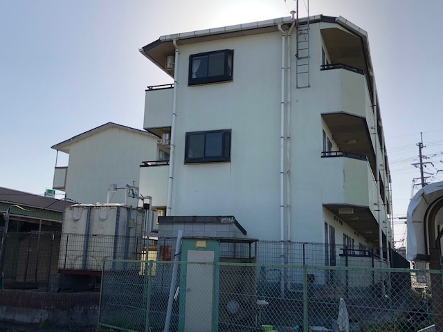 ベルメゾン一須賀Ⅰ号館の外観|建物入口の反対側