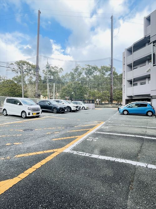 クローバーマンション和白東の駐車場