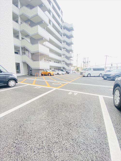 ライオンズマンション二日市第2の駐車場