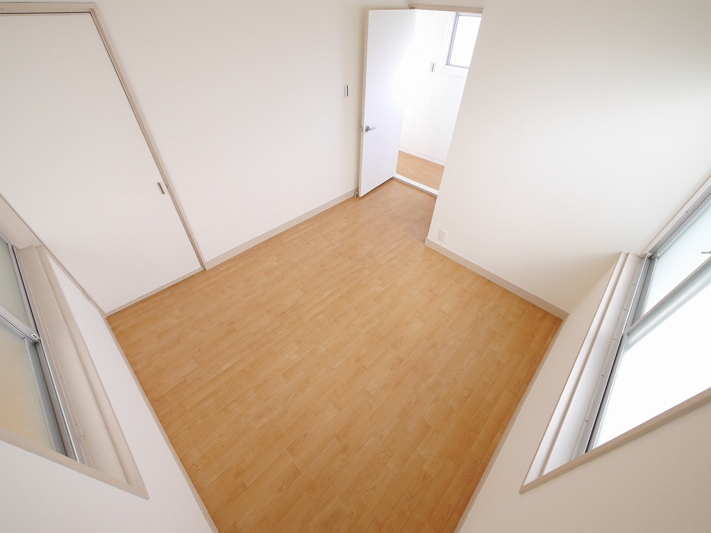 鈴蘭台北町7丁目戸建の洋室