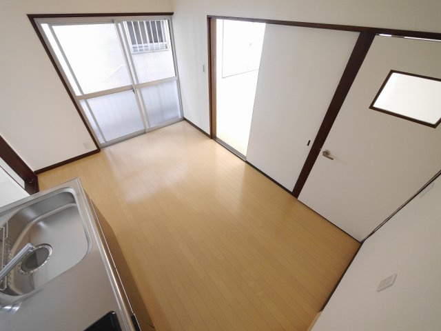 鈴蘭台北町7丁目戸建の居間・リビング
