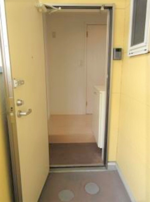 【玄関】 | リブレア津福本町B棟 | きれいな玄関です