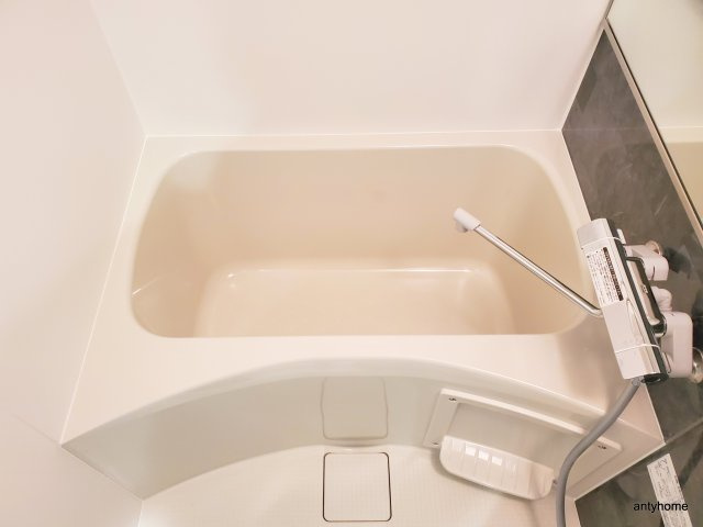 プレサンス江坂クォーレ　仲介手数料無料の浴室