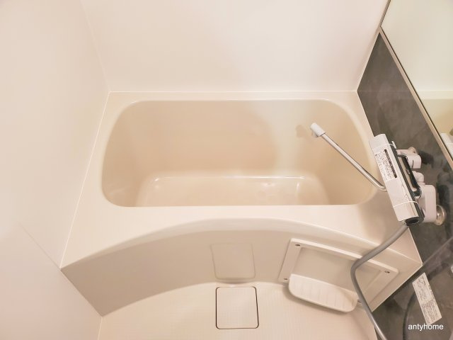 プレサンス江坂クォーレ　仲介手数料無料の浴室