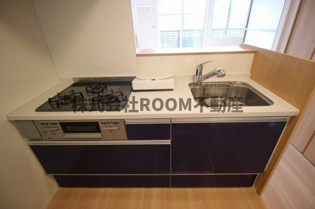 ラ・ヴェスタⅡのキッチン|コンパクトなキッチンで掃除もラクラク