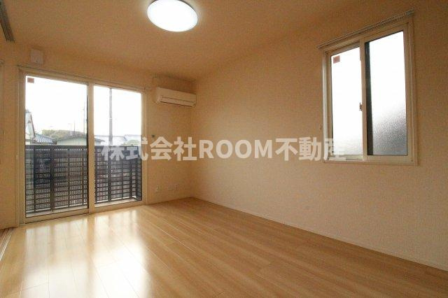 ラ・ヴェスタⅡの居間・リビング|ゆったり過ごせる居間です