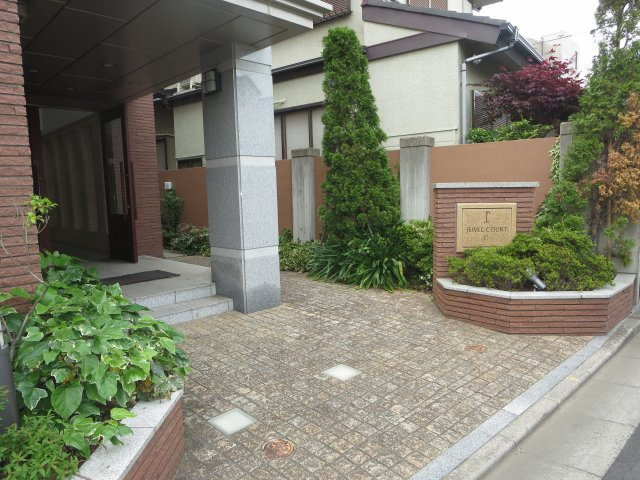 JEWEL COURT C棟のエントランス