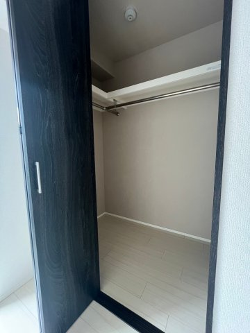 プレリエ江坂　仲介手数料無料の収納