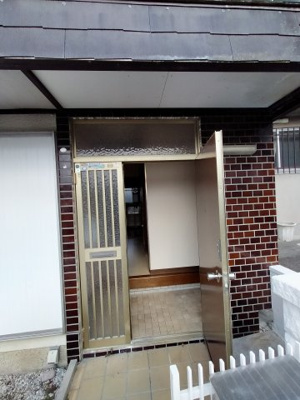 【エントランス】 | 六万寺町1丁目貸家