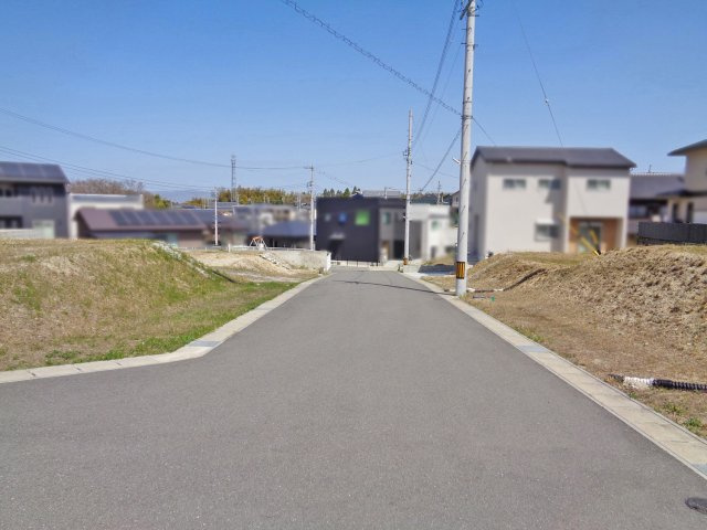 【前面道路含む現地写真】 | 四日市市山城町　全23区画宅地分譲 | 前面道路