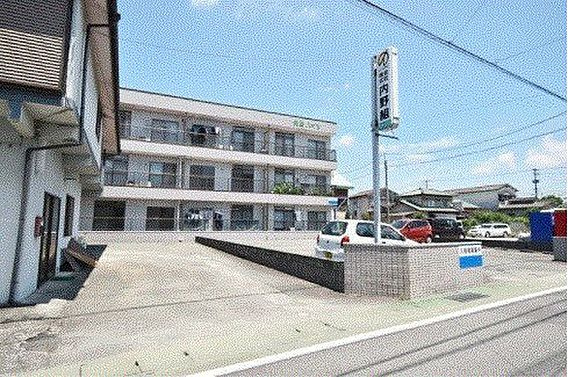 内野ハイツのエントランス