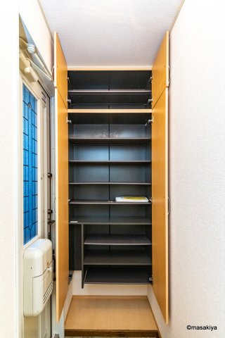 セジュール・喜の玄関|下駄箱