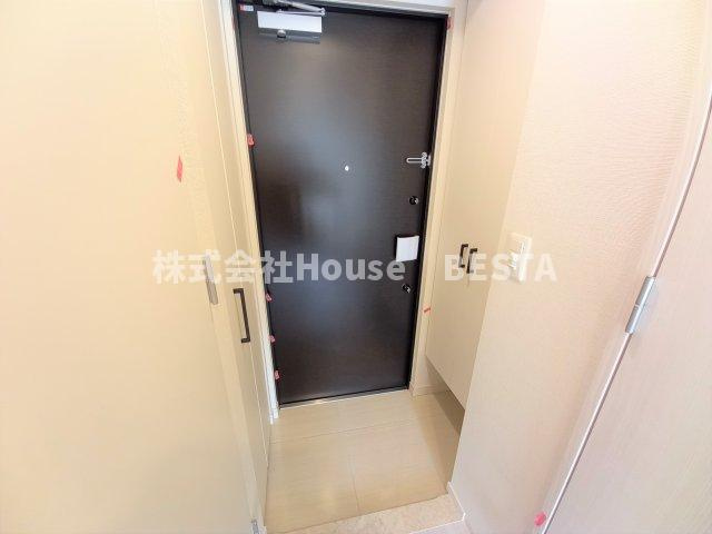 レジュールアッシュ神戸ハーバーランドの玄関