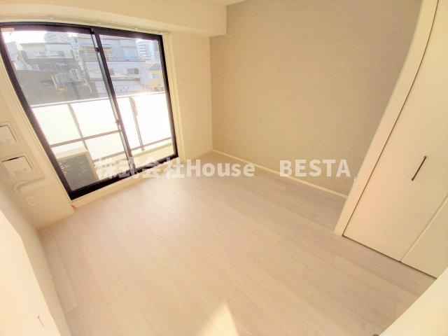 レジュールアッシュ神戸ハーバーランドの洋室