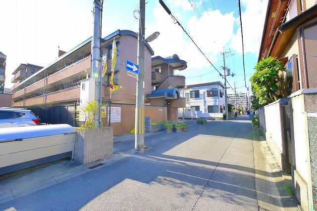 松田モータープール(三条添川町）の周辺