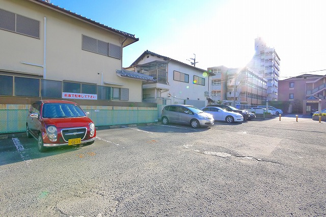 松田モータープール(三条添川町）の外観