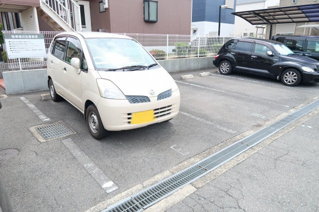 ラ・エスタシオンⅠ　Ａ棟の駐車場