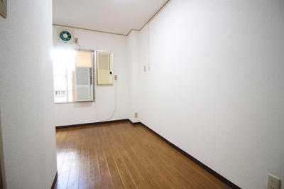 【寝室】 | プレアール昭和町２ | 洋室
