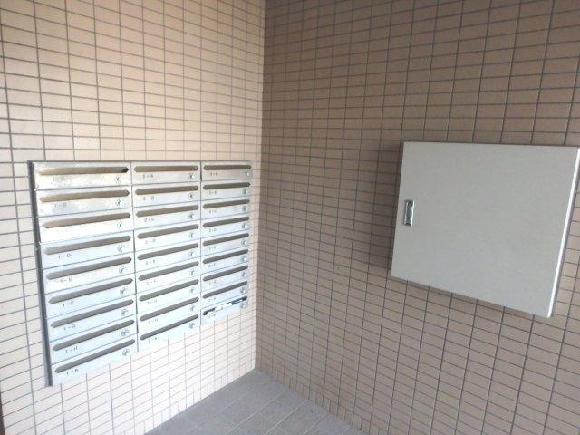フレンドハウスカワイのエントランス
