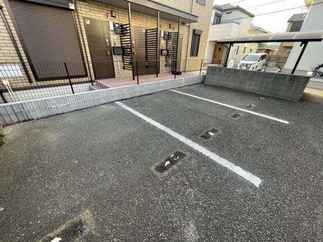 フォレストコートの駐車場