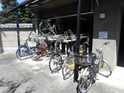 【その他共用部分】 | クレール辻堂 | たくさん駐輪場があります