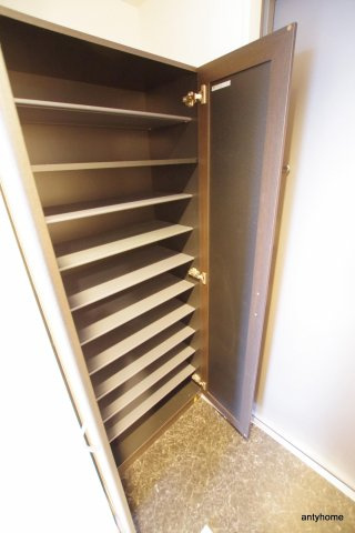 レオンコンフォート新梅田　仲介手数料無料の玄関