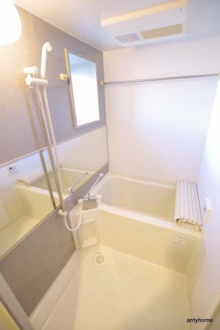 レオンコンフォート新梅田　仲介手数料無料の浴室