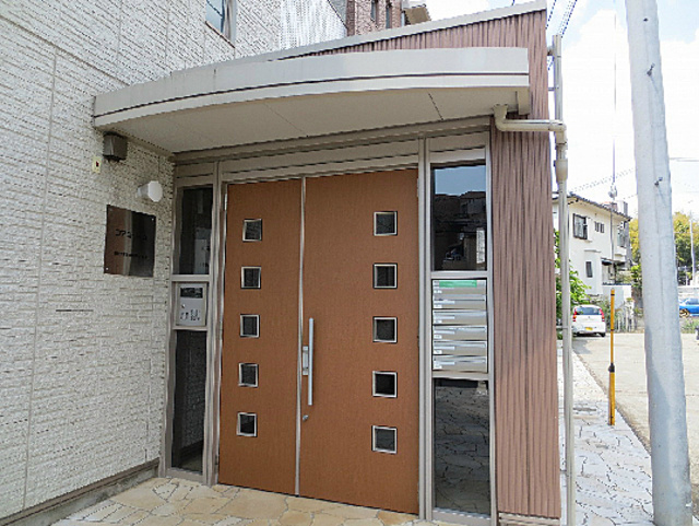 コアロードAのエントランス
