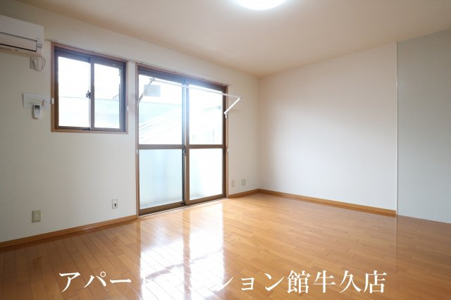 アークグレイスⅡAの居間・リビング