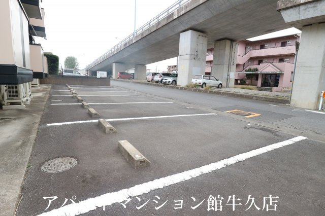 アークグレイスⅡAの駐車場