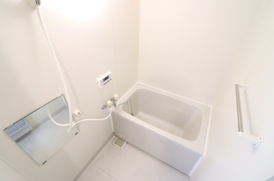 【浴室】 | サンヴィレッジ本宿 | ※同タイプの別の部屋の写真です。