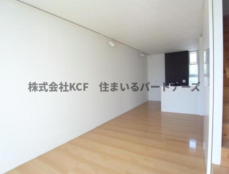 レガロ上津Bの居間・リビング