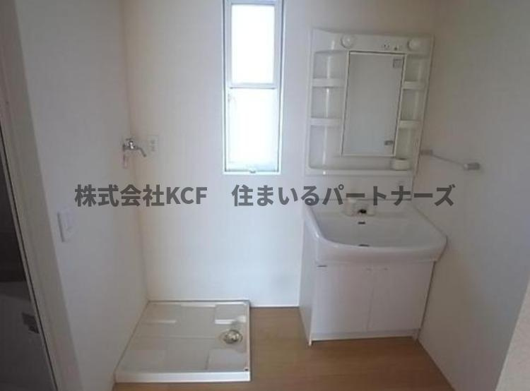 レガロ上津Bの洗面所|コンパクトで使いやすい洗面所