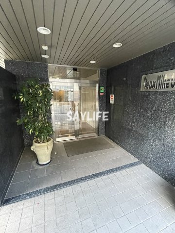 ドゥミルアン東大阪のエントランス