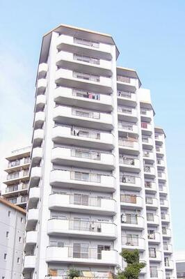 【外観】 | グリーンハイツ外堀通り　★仲介手数料無料★　山吹小学校　冨士中学校 | リノベーション済み。
保証付きマンションです。