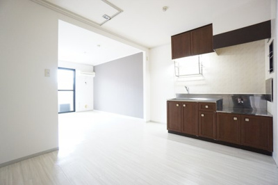 【居間・リビング】 | カーサみつわ台D