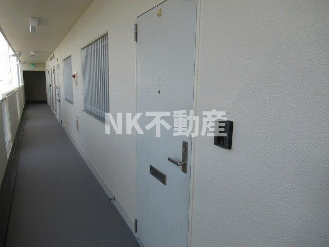 【玄関】 | 日下グランドハイツ（石切賃貸） | きれいな玄関です