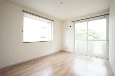 【寝室】 | ラヴェニュA | ※同物件・反転タイプの写真です。