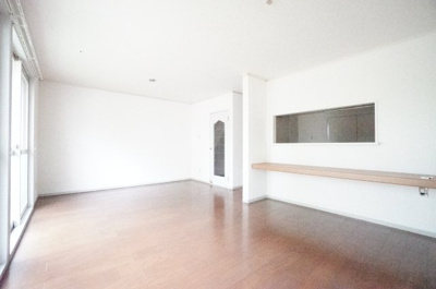 【居間・リビング】 | ラヴェニュA | ※同物件・反転タイプの写真です。