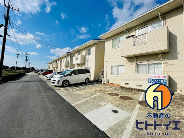 グリーンヒル龍ケ原の駐車場|車をお持ちの方に嬉しい駐車場付きの物件です