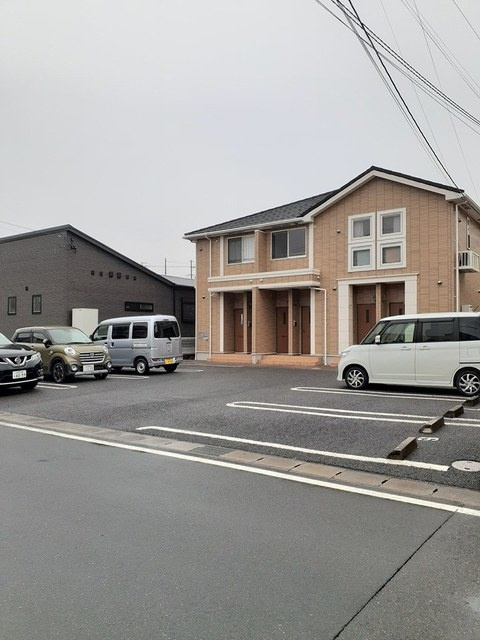 コモドアロッジオⅠの駐車場
