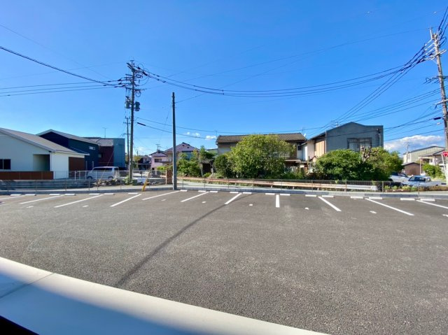 ウィスタリア大川の駐車場