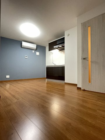 【居間・リビング】 | cozy小田栄 | ★アクセントクロスが映えるお洒落なお部屋★